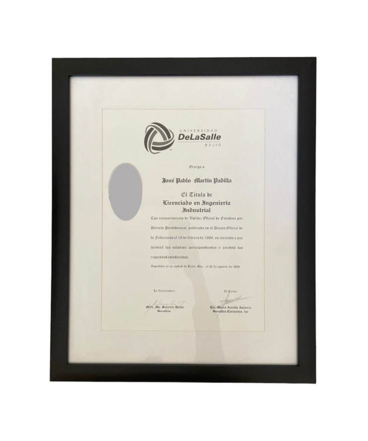 Marco Para Título Profesional Con Marialuisa